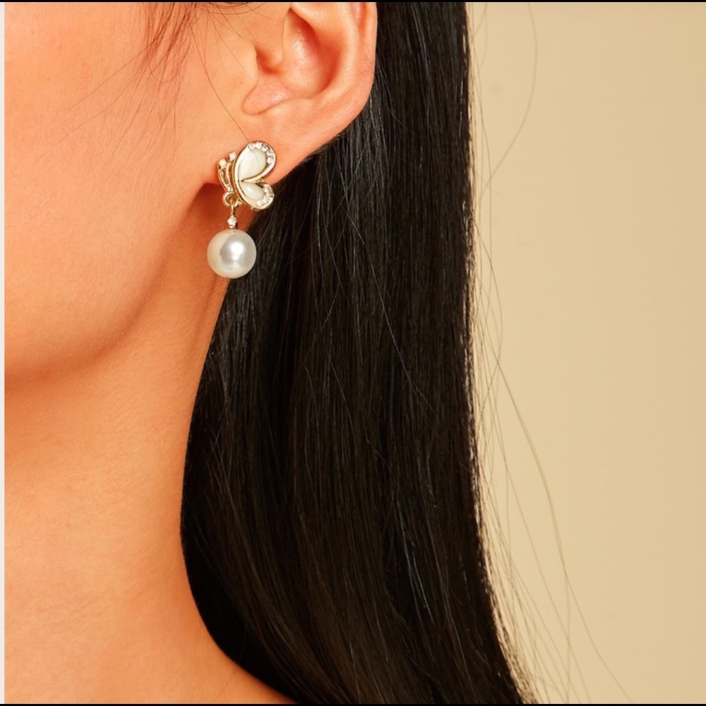 Earrings Butterfly Faux Pearl Stud Gold new